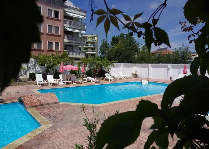 Апартамент Ethno Guest Приморско